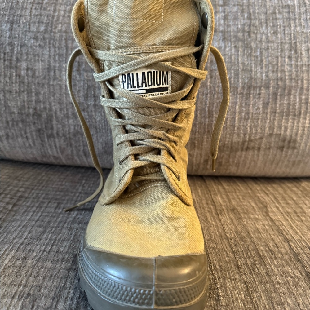 Men’s Palladium Canvas High-Top Boots in Olive